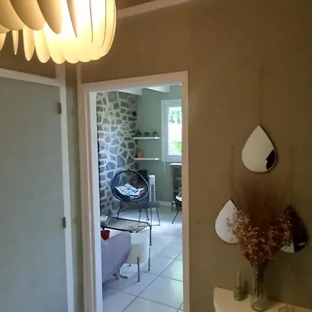 בית נופש Des Pommiers *